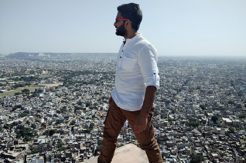 At the top of Jaipur, a memorable tour with friends.